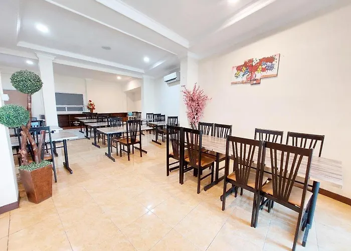 Oyo 987 Hotel Bina Darma Palembang