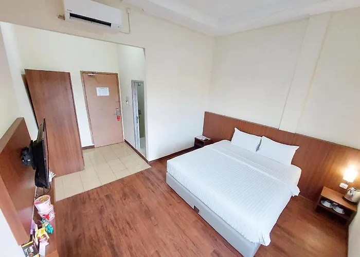 Oyo 987 Hotel Bina Darma Palembang