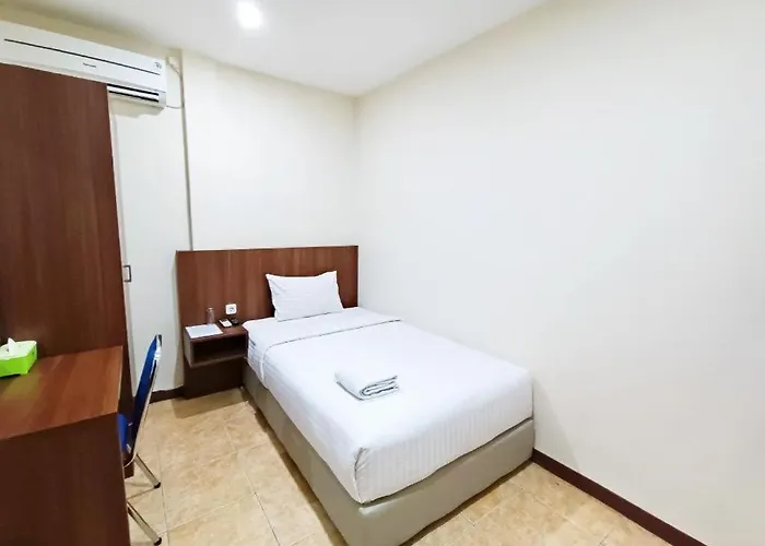 Oyo 987 Hotel Bina Darma Palembang